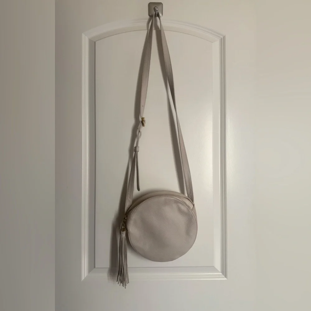 HOBO Groove Crossbody Bag with Adjustable Strap Women’s Boho Purse Preowned